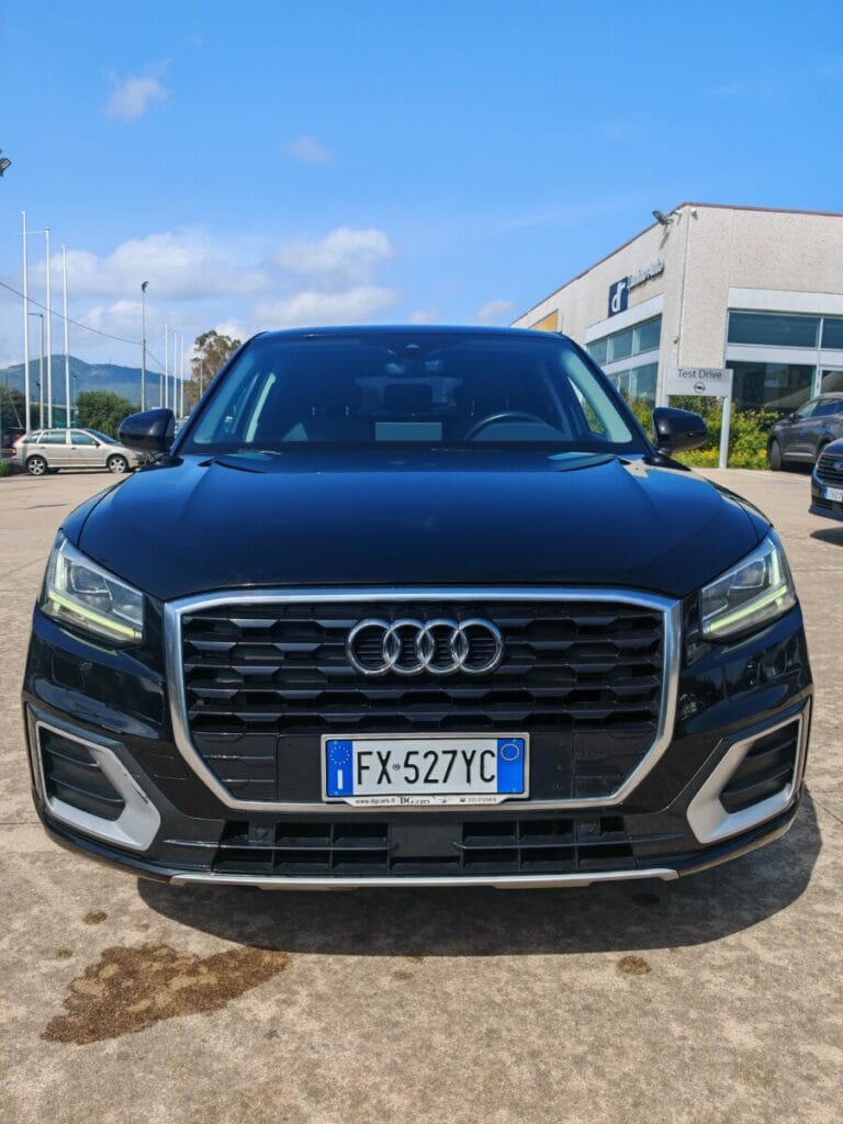 AUDI Q2 NERA USATO OLBIA FRONTALE