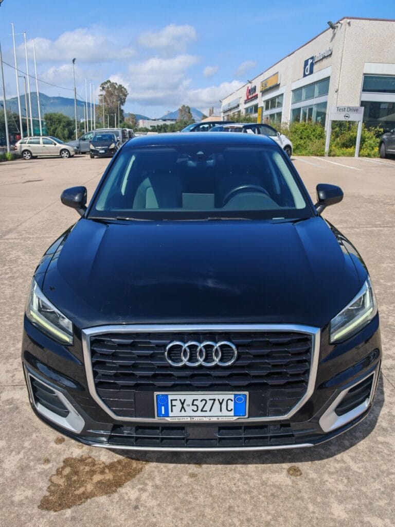 AUDI Q2 NERA USATO OLBIA FRONTALE ALTO