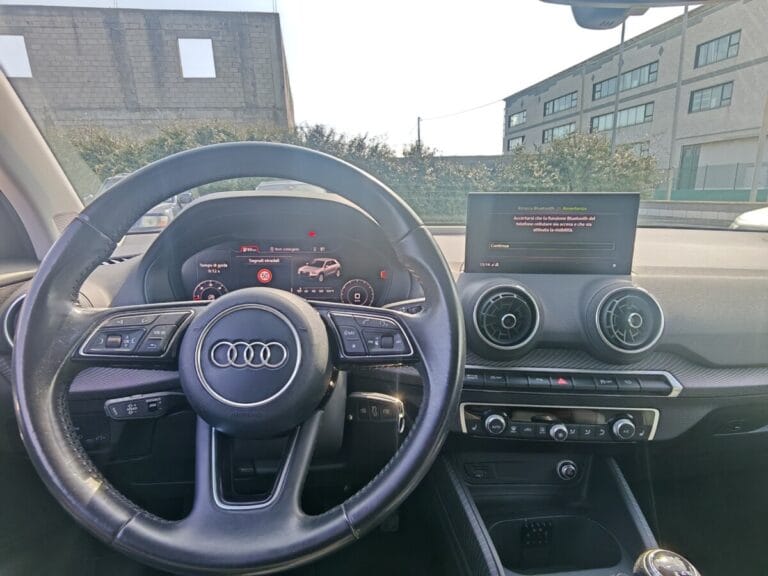 AUDI Q2 NERA USATO OLBIA GUIDA