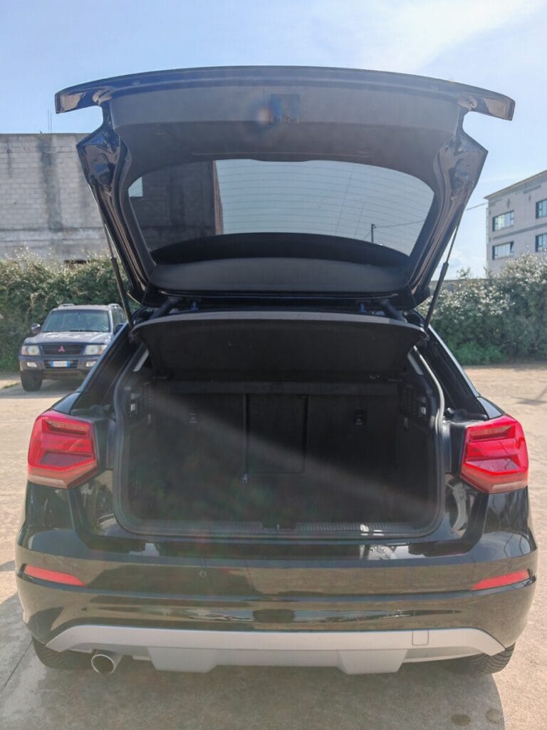 AUDI Q2 NERA USATO OLBIA PORTELLONE