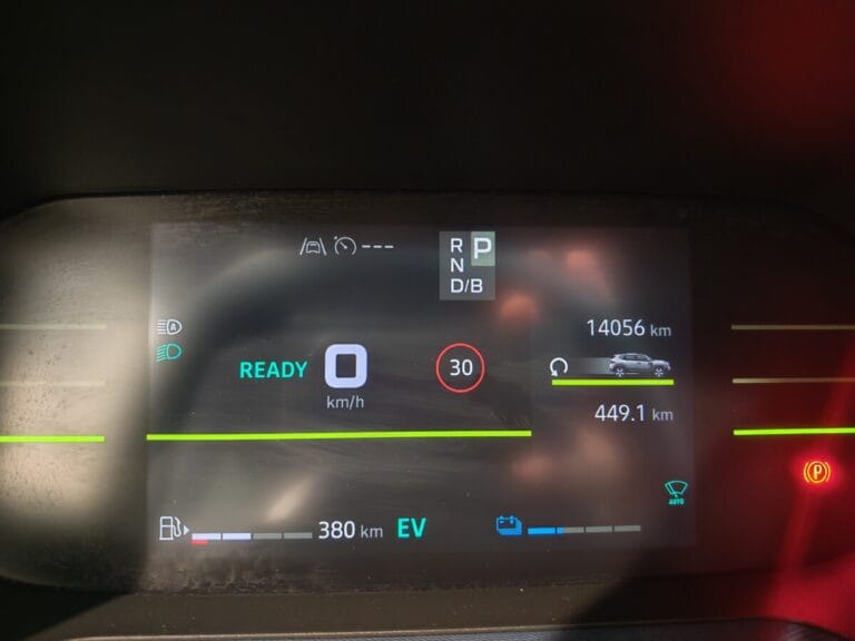 DACIA DUSTER USATO OLBIA COCKPIT