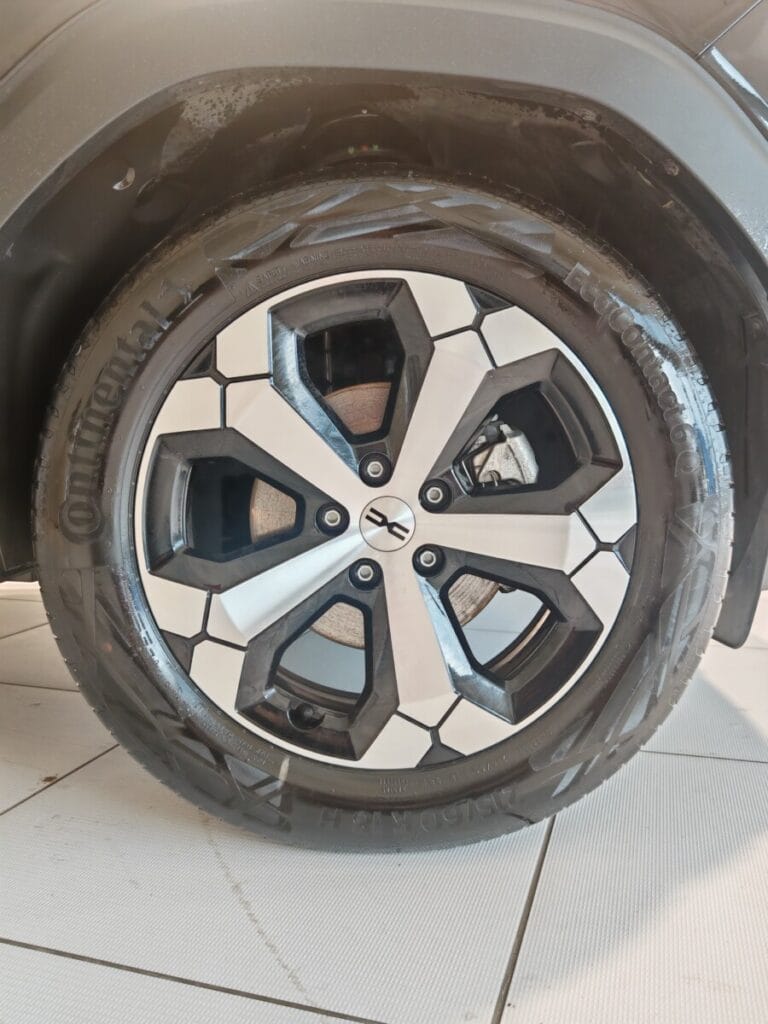 DACIA DUSTER USATO OLBIA RUOTA