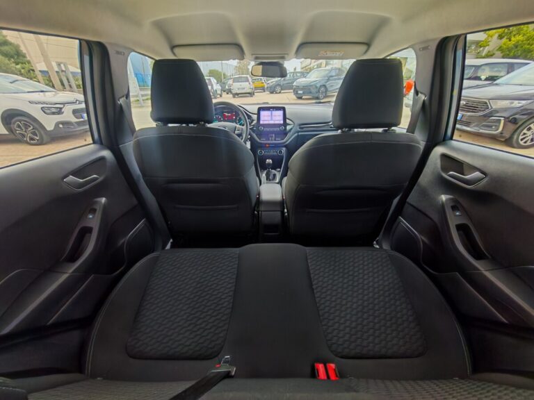 FORD FIESTA TITANIUM GN572SR USATO OLBIA (14)