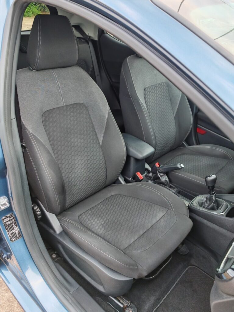 FORD FIESTA TITANIUM GN572SR USATO OLBIA (24)