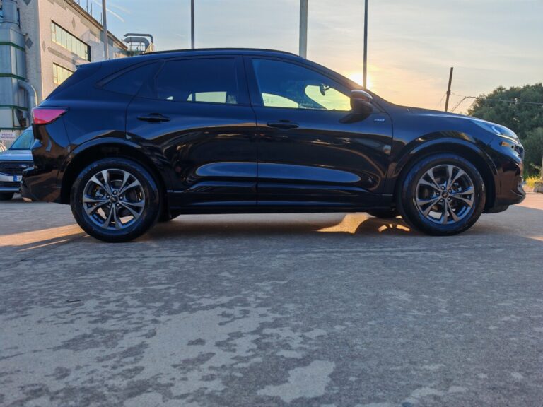 FORD KUGA AUTOMATICA NERA GN854LL USATO OLBIA (10)