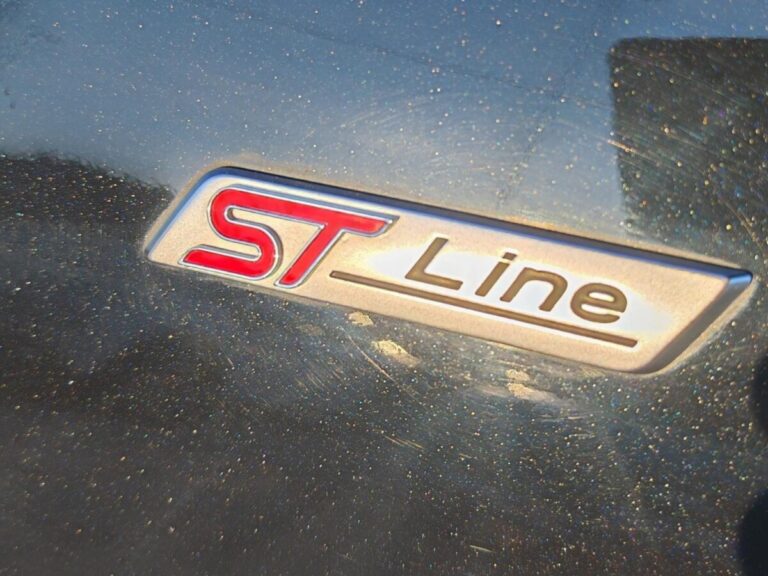 FORD KUGA AUTOMATICA NERA GN854LL USATO OLBIA (12)