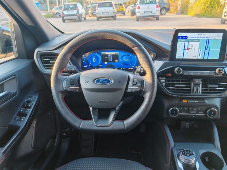 FORD KUGA AUTOMATICA NERA GN854LL USATO OLBIA (15)