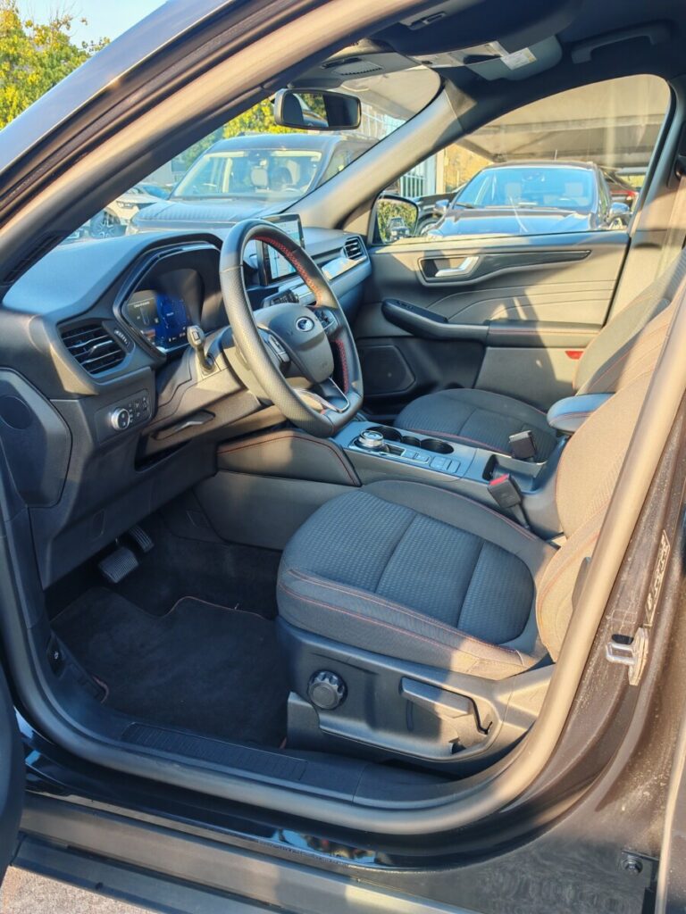 FORD KUGA AUTOMATICA NERA GN854LL USATO OLBIA (24)