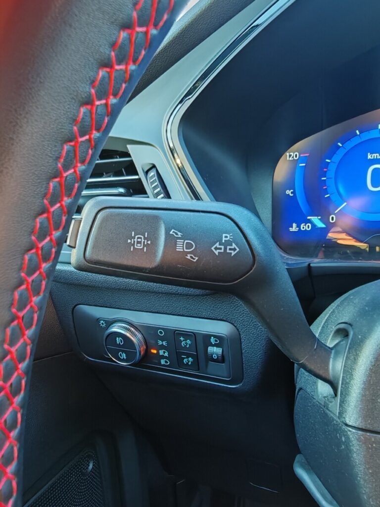 FORD KUGA AUTOMATICA NERA GN854LL USATO OLBIA (28)