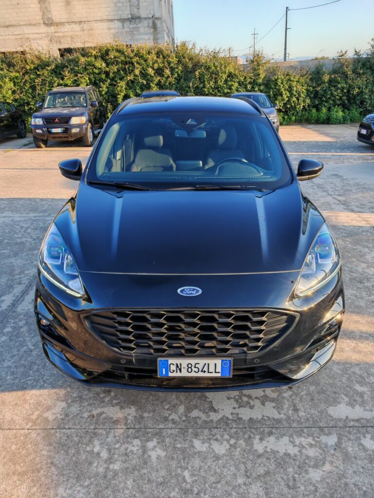 FORD KUGA AUTOMATICA NERA GN854LL USATO OLBIA (3)