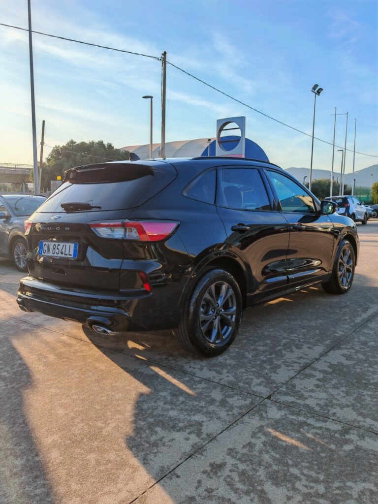 FORD KUGA AUTOMATICA NERA GN854LL USATO OLBIA (9)