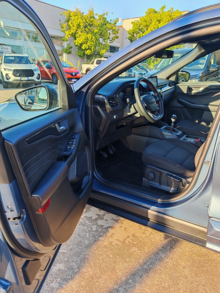 FORD KUGA BENZINA GN424DE USATO OLBIA (28)