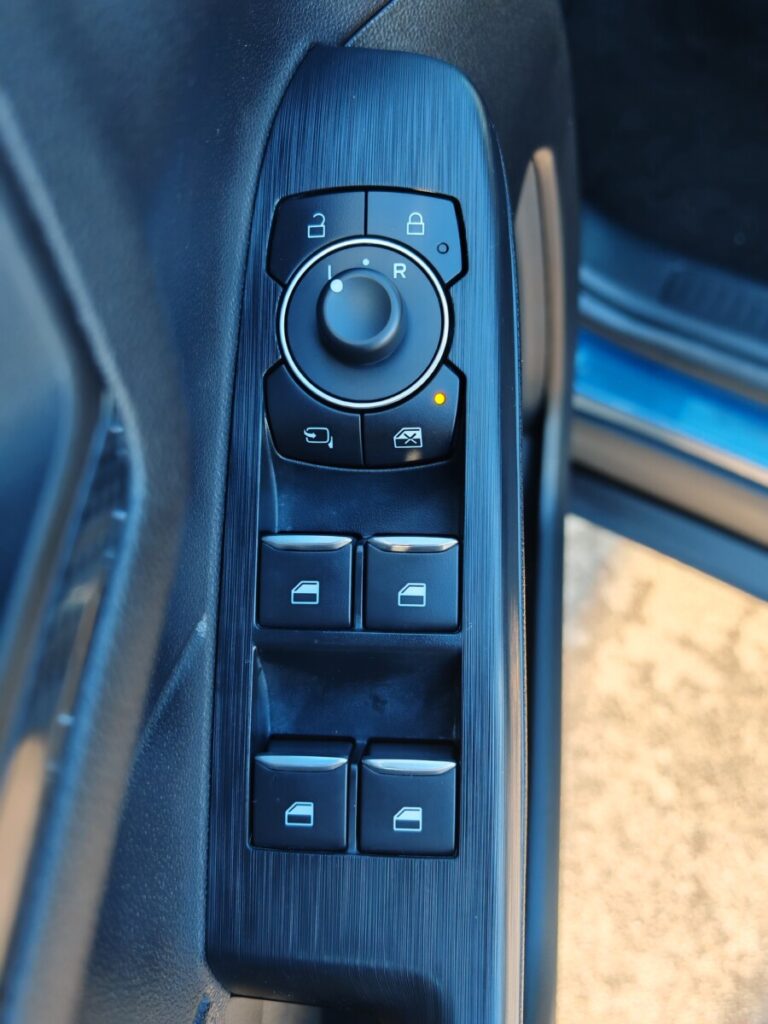 FORD KUGA BENZINA GN424DE USATO OLBIA (29)