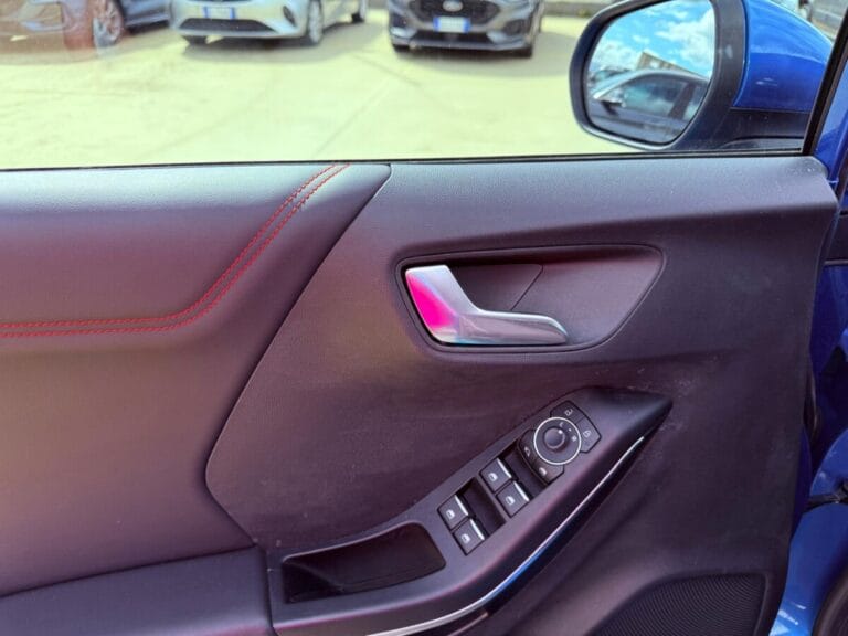 FORD PUMA BLU AUTOMATICA USATO OLBIA SPORTELLO