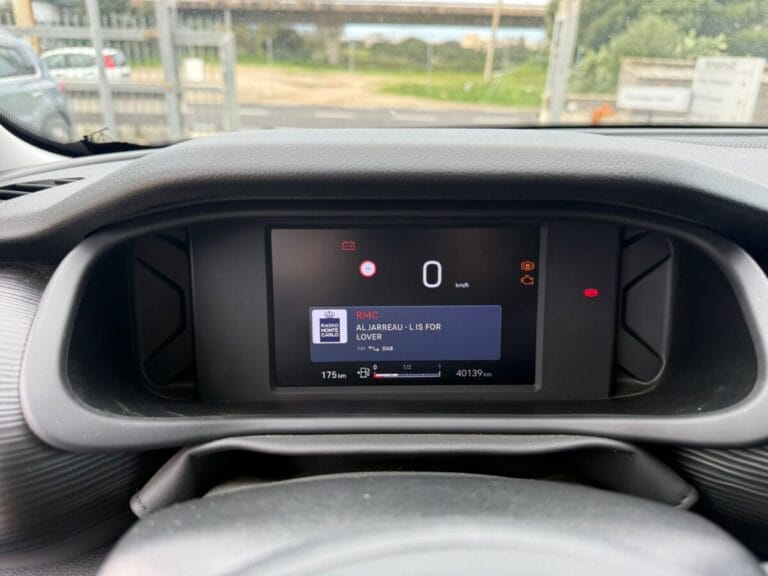 JEEP AVENGER LONGITUDE NERO VENDITA OLBIA (16)