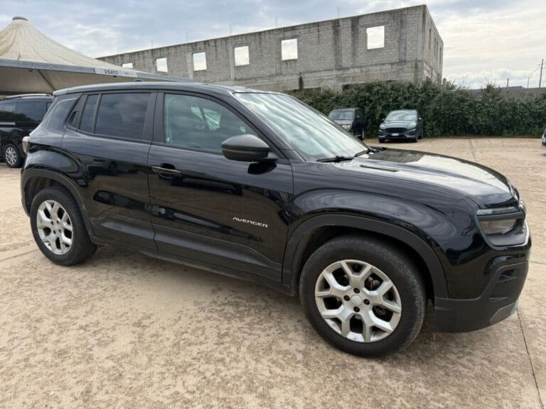 JEEP AVENGER LONGITUDE NERO VENDITA OLBIA (17)
