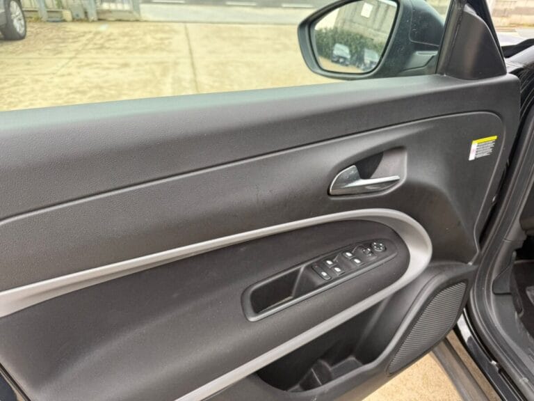 JEEP AVENGER LONGITUDE NERO VENDITA OLBIA (19)