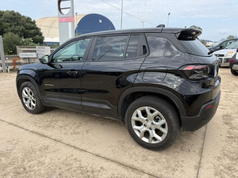 JEEP AVENGER LONGITUDE NERO VENDITA OLBIA (3)