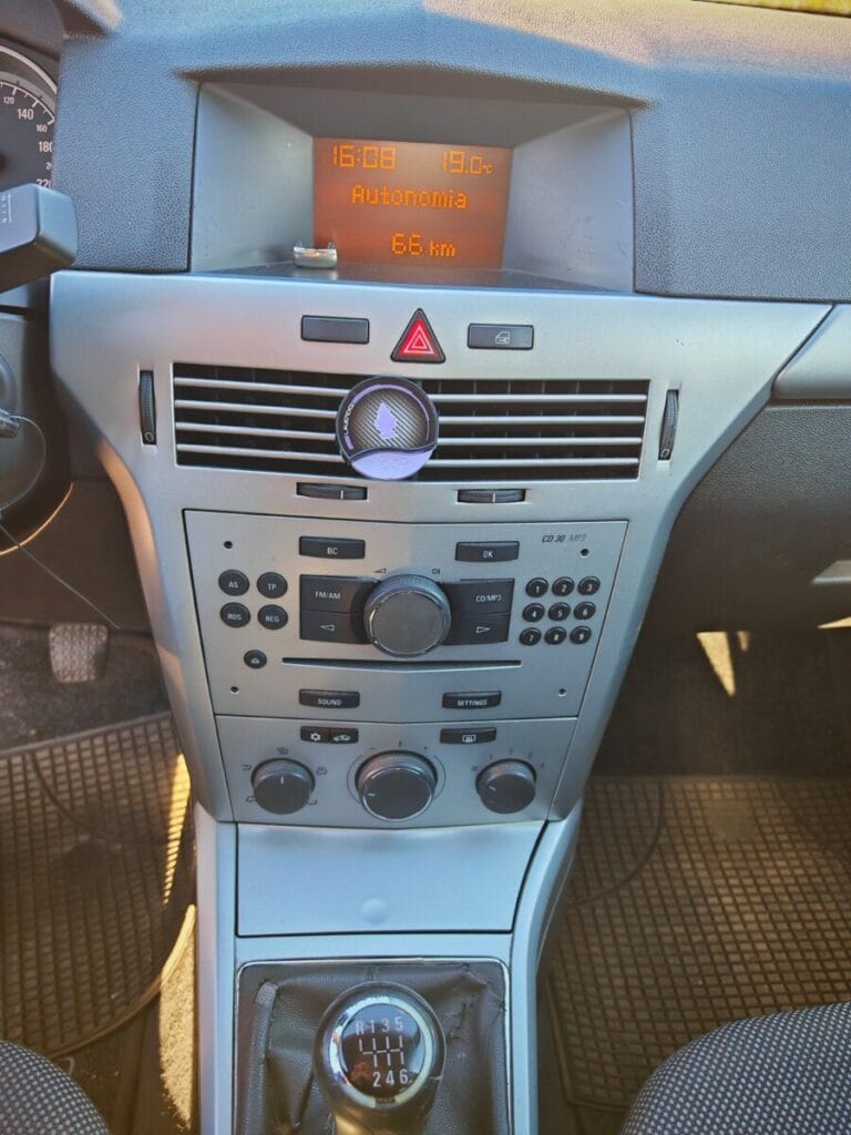 OPEL ASTRA USATO OLBIA INFOTAINEMENT