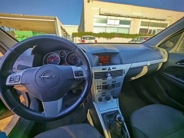 OPEL ASTRA USATO OLBIA PLANCIA