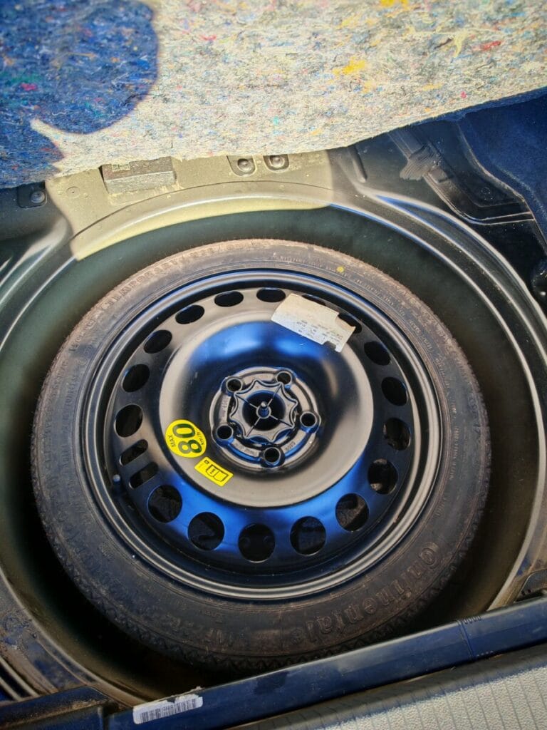 OPEL ASTRA USATO OLBIA RUOTA SCORTA