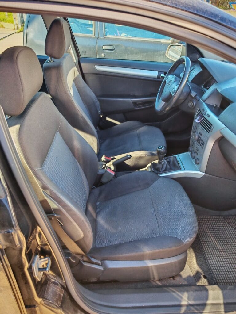 OPEL ASTRA USATO OLBIA SEDILI ANTERIORI