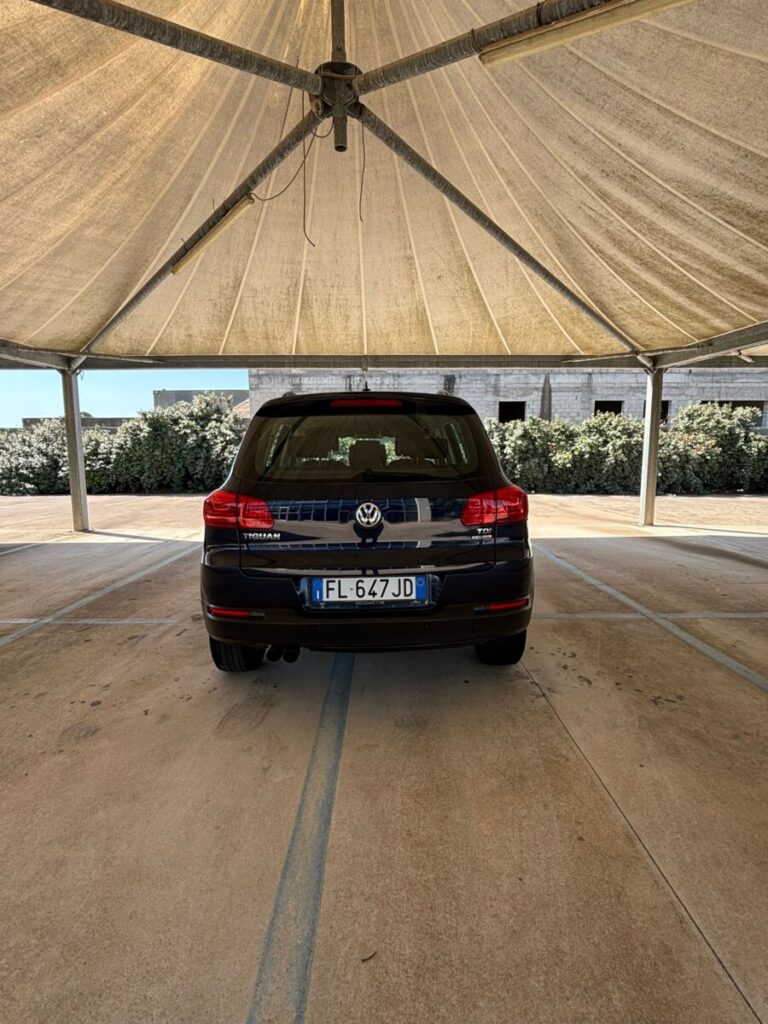 TIGUAN NERO USATO OLBIA (12)
