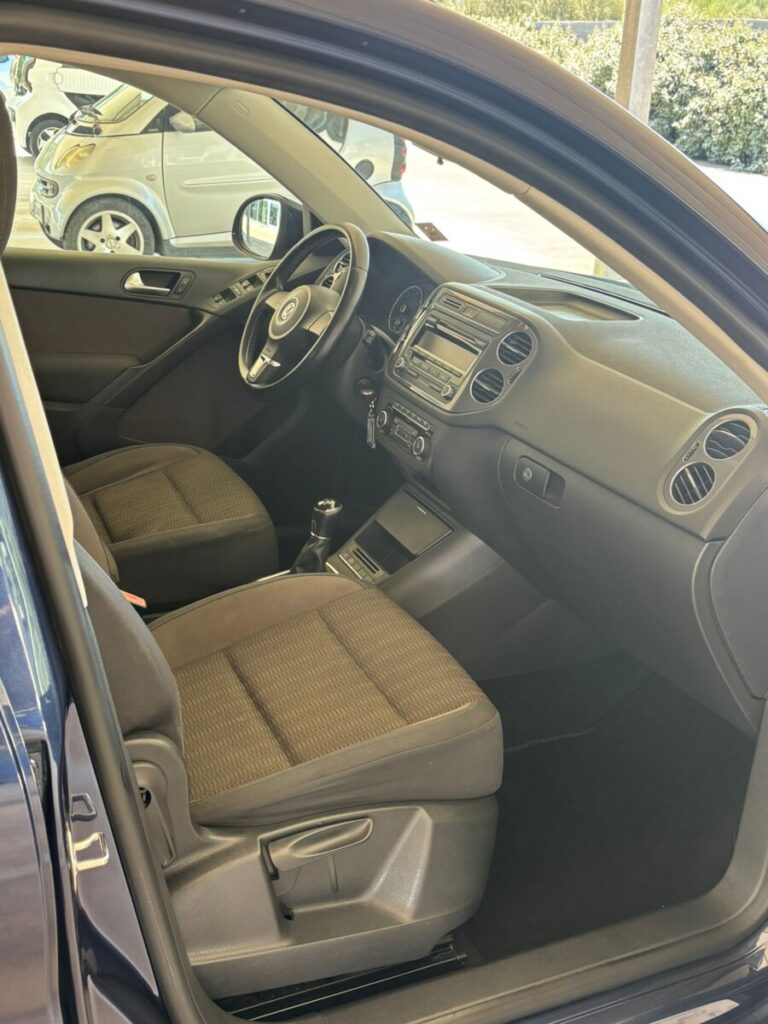 TIGUAN NERO USATO OLBIA (6)