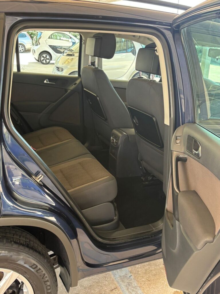 TIGUAN NERO USATO OLBIA (8)