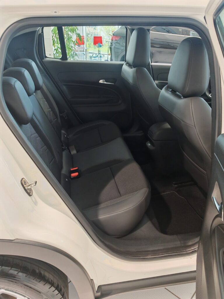 VDRIVE AVENGER BIANCO GN733CA USATO OLBIA (14)