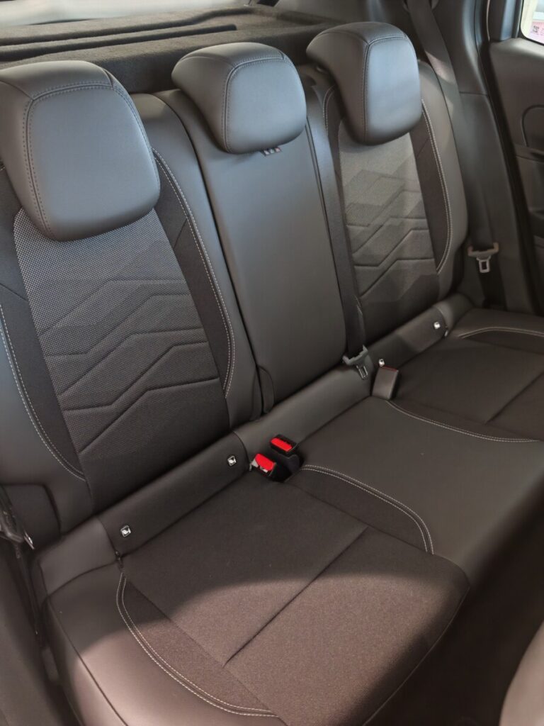 VDRIVE AVENGER BIANCO GN733CA USATO OLBIA (15)