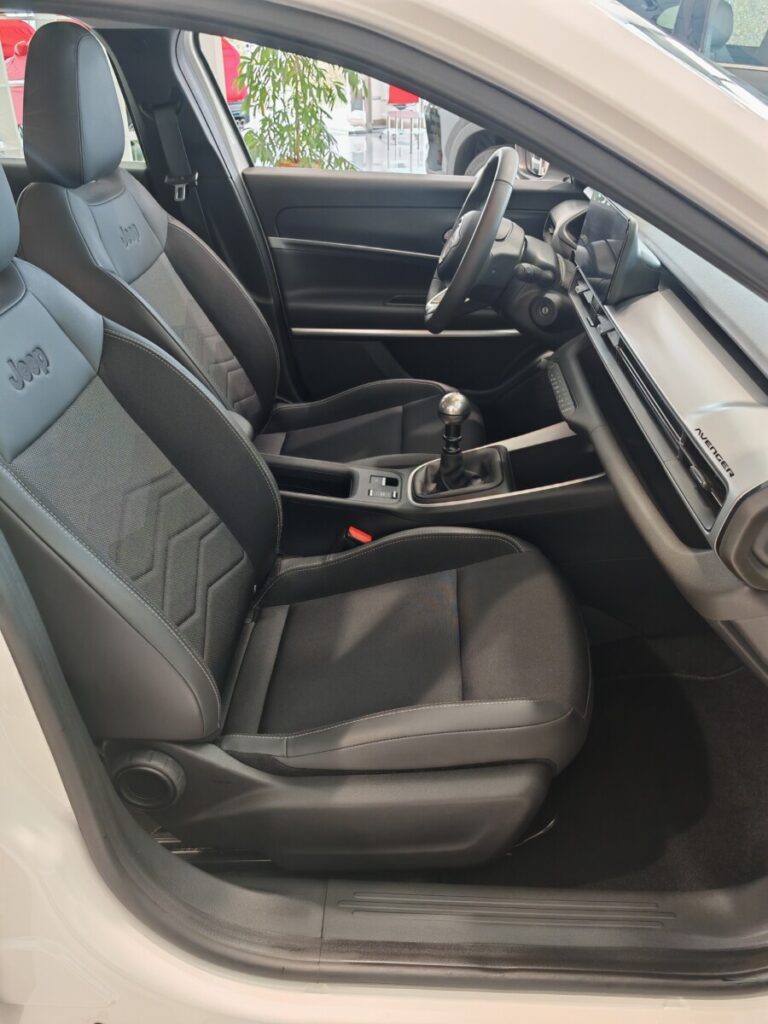 VDRIVE AVENGER BIANCO GN733CA USATO OLBIA (16)