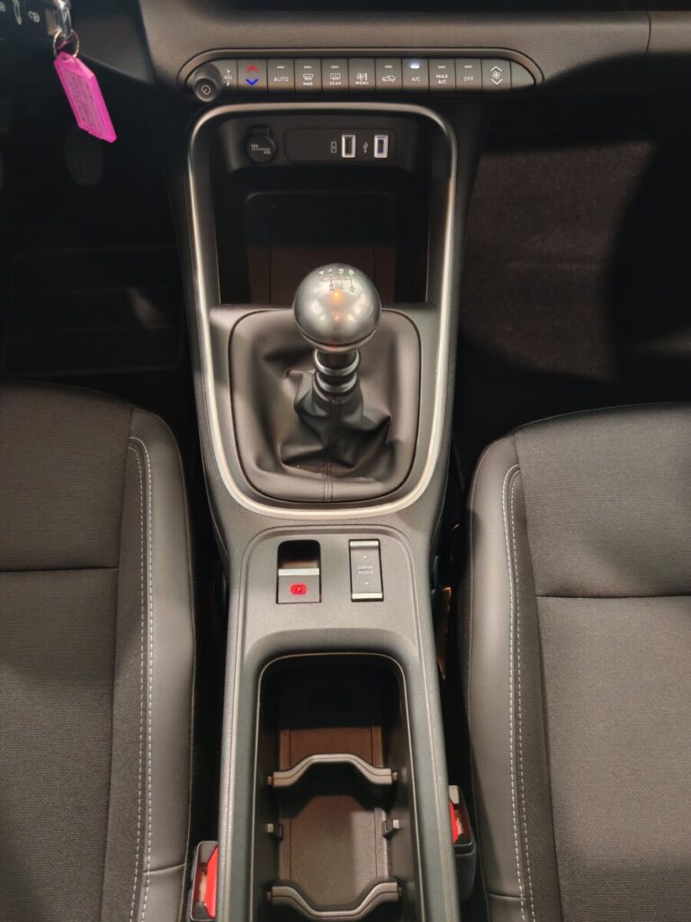 VDRIVE AVENGER BIANCO GN733CA USATO OLBIA (17)