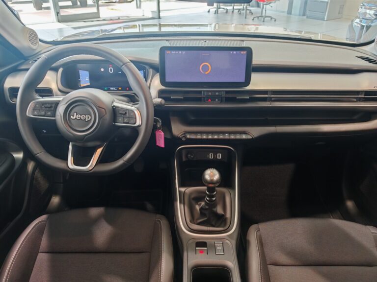 VDRIVE AVENGER BIANCO GN733CA USATO OLBIA (18)