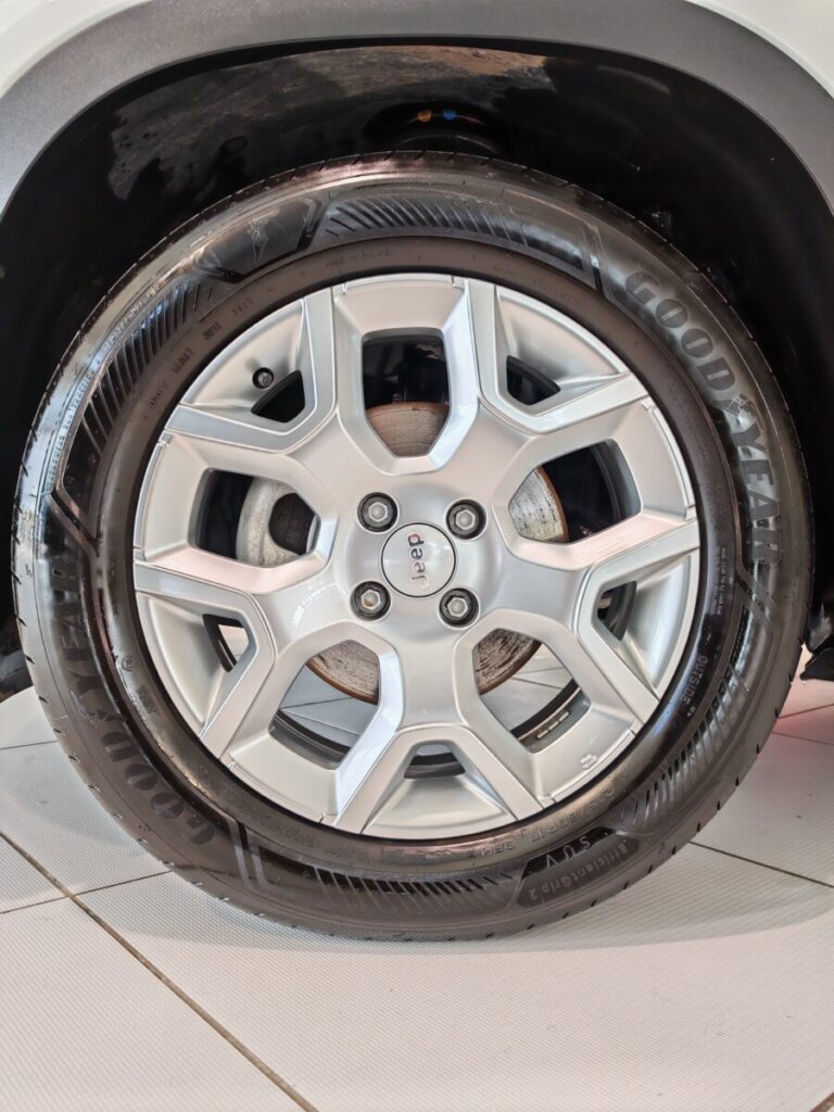 VDRIVE AVENGER BIANCO GN733CA USATO OLBIA (24)