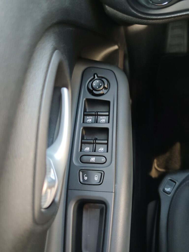 VDRIVE JEEP RENEGADE USATO OLBIA (24)